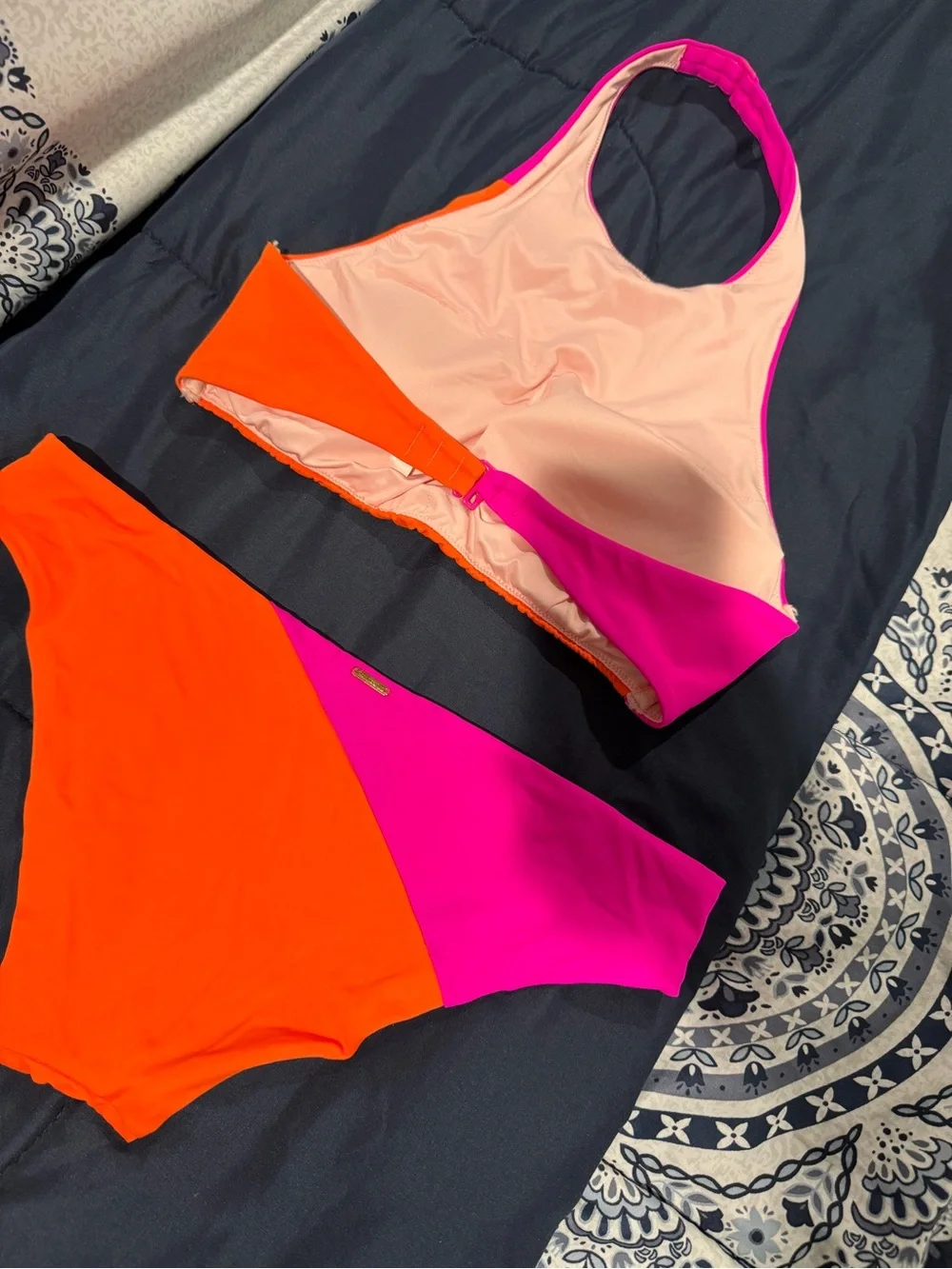 Victoria's Secret Neon Pink & Orange High-Neck Bikini Set. Top Sz L Bottom Sz M - Picture 3 of 4